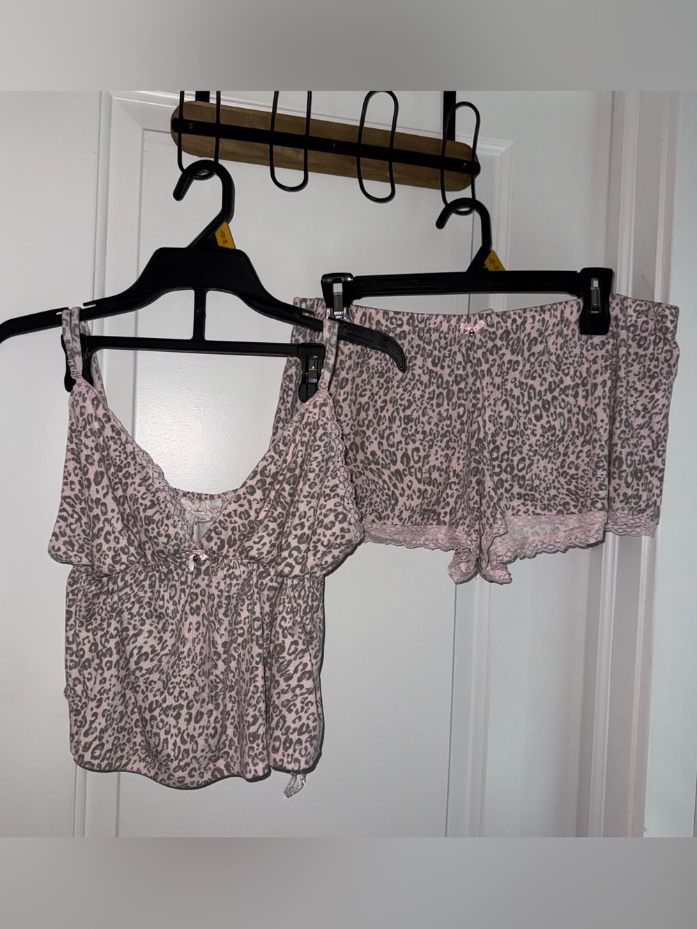 Pink Rose Pink Grey Cheetah Pajama Set Size Large Preowned